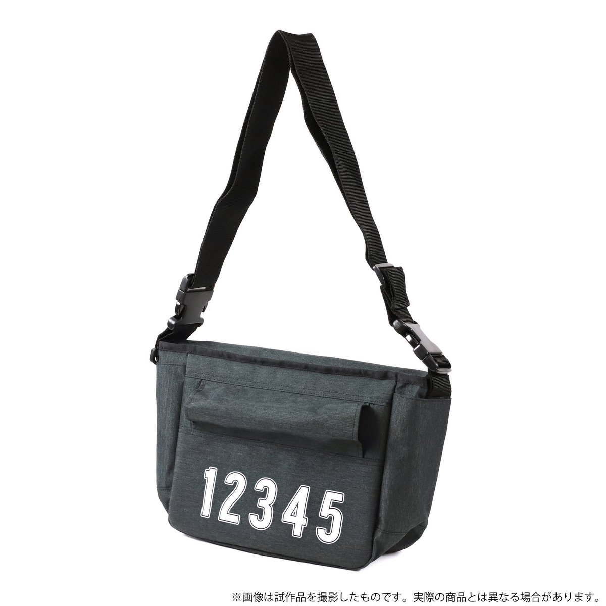 msyauu1127's tweet photo. 9/13(日)の21時～9/14(月)の午前1時までの間に新宿で画像のバッグと財布を無くしてしまいました
お見かけの方いらっしゃいましたらご一報くださると幸いです
バッグには教科書やバイトの制服、モバイルバッテリー、眼鏡等、財布には免許証とクレカが2枚入っています

 #落し物  #新宿  #歌舞伎町 https://t.co/CNpHjRRZYt