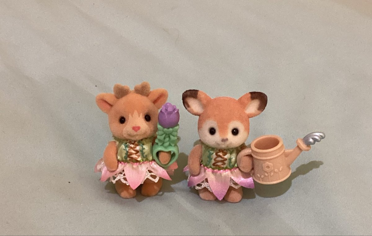streliw's tweet photo. duo pretty reindeer sylvanian🦌🌷 https://t.co/WrrVPFWlcc