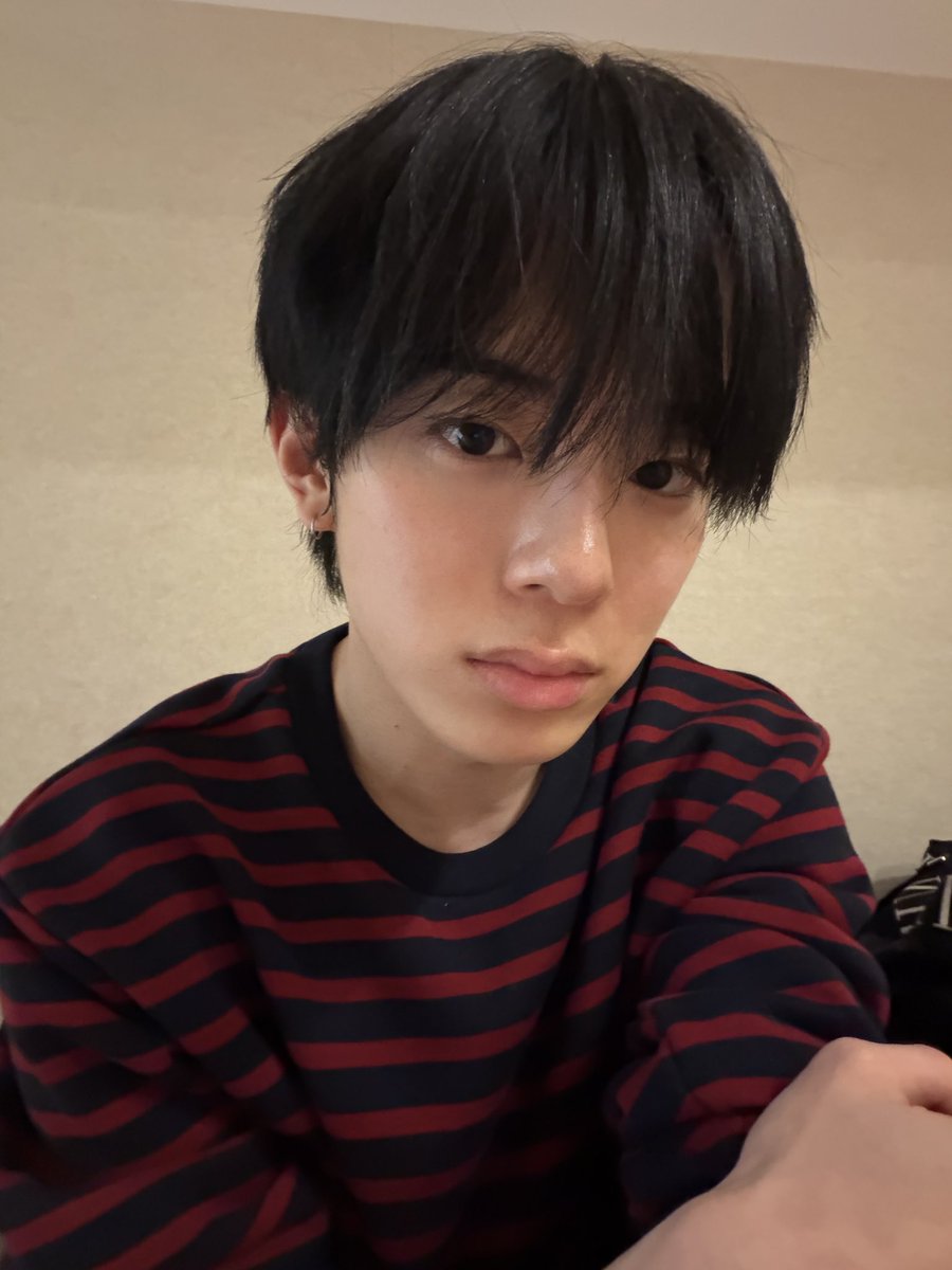 GGANGOI_'s tweet photo. 뭔 중딩이 사진을 보냇는데? https://t.co/9F3gUS7zfn