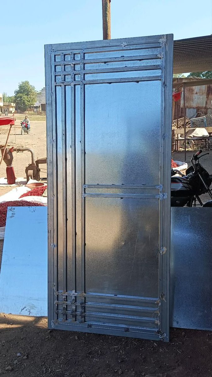 StenioArt's tweet photo. PORTES MÉTALLIQUES SUR MESURE 

 Élégance, solidité et sécurité réunies en un seul design.
Votre porte, notre savoir-faire.

 Contactez STÉNIO ART pour votre commande sur mesure.

+509 41 47 8200 WhatsApp / 44 44 9679
E-mail : stenioart74@gmail.com https://t.co/ngBrmuhopj