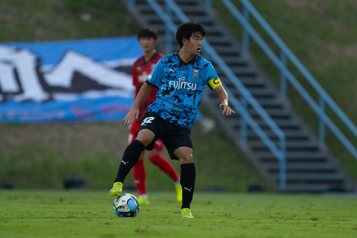 frontale_staff's tweet photo. ／
目指せ「10,000人」
＼

10月3日（土）U-21 Jリーグ 東西リーグラウンド EAST 第4節
東京V戦は、初のU等々力開催🐬
TOPチームの試合のない週末もフロンターレブルーに染めるべく、
皆さまのご来場お待ちしております!

当日はU-21ならではのイベントも実施予定!
絶賛チケット発売中🎫‼️

詳細はこちら⏬
https://t.co/bKQD3ZUNCz

【プロモ】#frontale