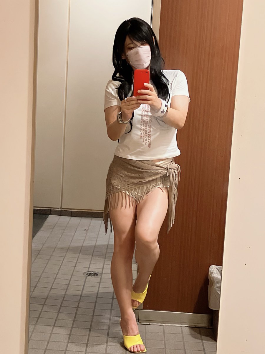 erikan0903's tweet photo. 去年の今頃ってまだ暑かったような気が…。

暑いの苦手だけど、まだ着たい夏服いっぱいあるから
涼しくなるのもう少しだけ待って欲しい😭 https://t.co/KRuEd8zWeX