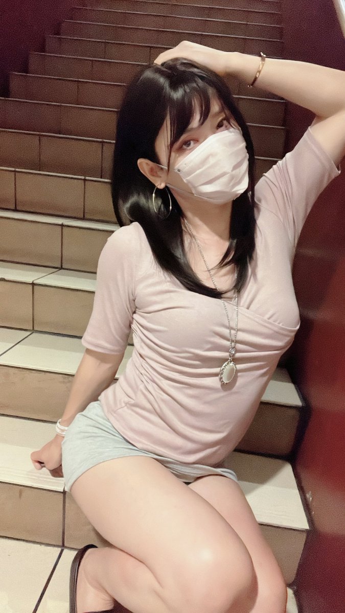 erikan0903's tweet photo. 去年の今頃ってまだ暑かったような気が…。

暑いの苦手だけど、まだ着たい夏服いっぱいあるから
涼しくなるのもう少しだけ待って欲しい😭 https://t.co/KRuEd8zWeX