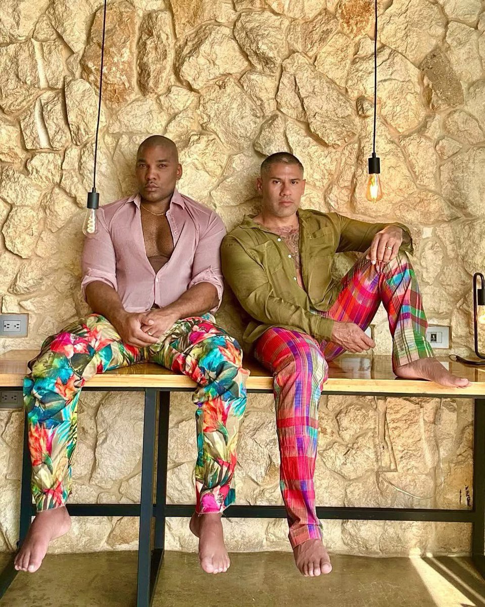 EmmyBright27's tweet photo. Life is Art. Live Yours in Color.
Let's love him with patience, with kindness, with grace the way love is meant to be. Ten years have passed in a blink, filled with adventure, tears, laughter, and quiet moments that stitched us together. Congratulations guys 🎉🌈. https://t.co/poJznUp6N0