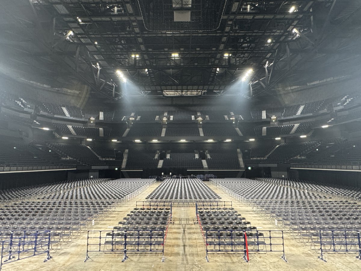 nbuna_staff's tweet photo. ヨルシカ LIVE TOUR 2026「一人称」
9月16日（水）LaLa arena TOKYO-BAY

千葉公演2日目が終了いたしました。
来場いただいた皆様ありがとうございました。

#ヨルシカ_一人称 https://t.co/DDAxbgRWcK