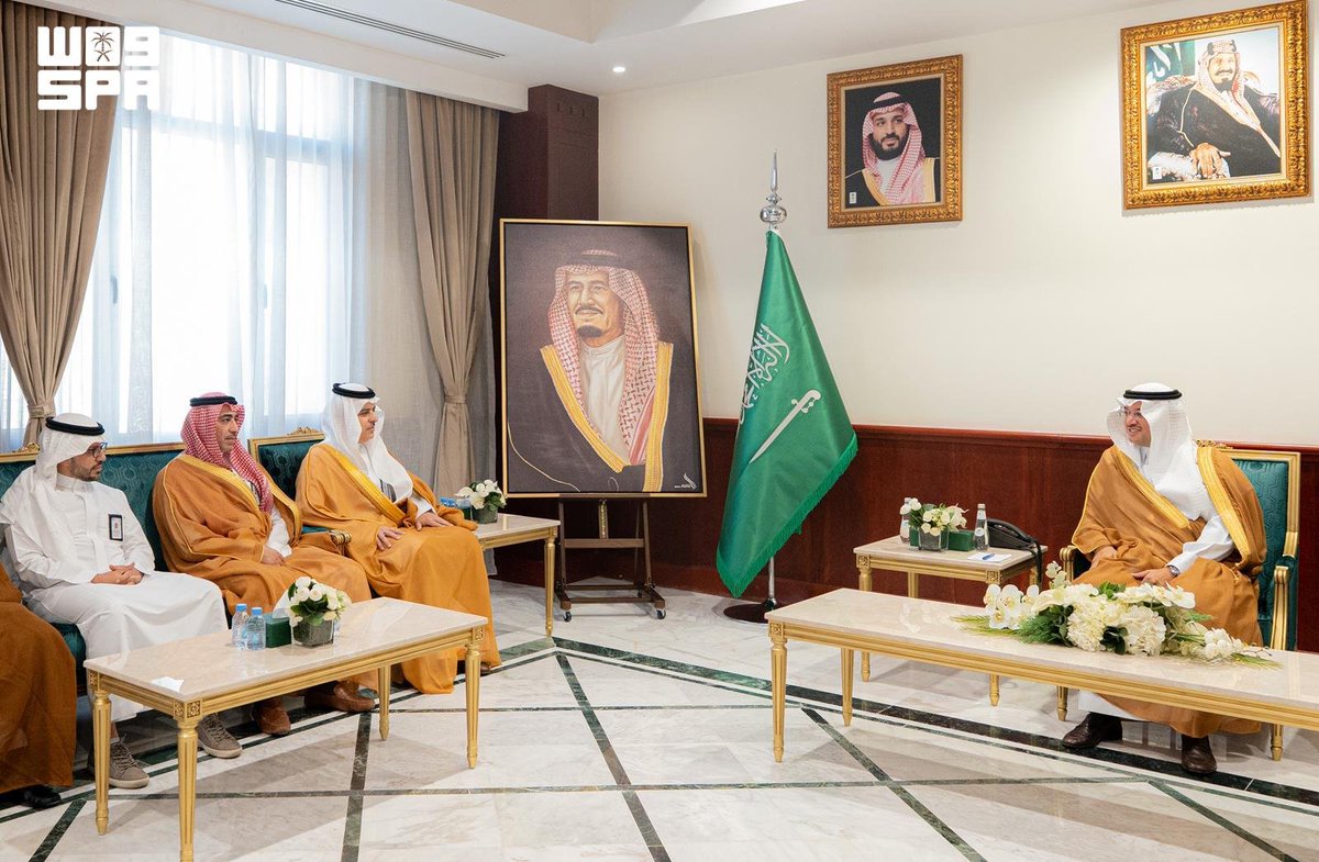 SPAregions's tweet photo. محافظ الأحساء يشيد بدعم القيادة لتطوير القطاع الصحي ويثمّن جهود تجمُّع الأحساء الصحي.
https://t.co/bR2qkMlDap
#واس https://t.co/hP3ruq7oUb