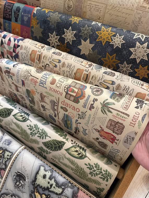 andengpicks's tweet photo. local store na nagbebenta ng gift wrap with different places / tourist spots here in the Philippines??? I SAY YESSS. 

WE SUPPORT LOCAL 🇵🇭 PAPEMELROTI ALL THE WAY. Super perfect for this holiday season dibaa 🎁 https://t.co/thWa9Pq4lm