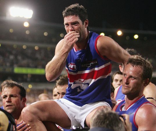 WBulldogs2006's tweet photo. Thanks for the memories, @R_5mith. #AFLFinals #AFLEaglesDogs π¦
πΆ π https://t.co/ysaZnCIjBB