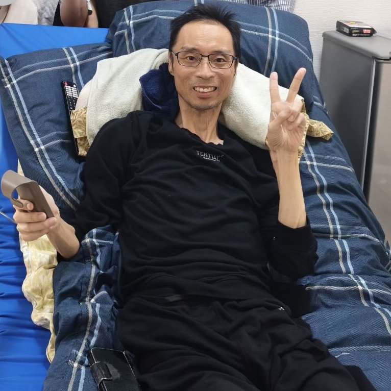 fraisst's tweet photo. 投資家 たーちゃん（51）

2021年9月8日
反ワクチン…医者は…禁錮と医師免許剥奪…
2021年12月21日
ワクチン３回目接種は過剰医療

2022年3月30日
ワクチン副作用 臨床医に話題
心筋炎・帯状疱疹・ギランバレー症候群・進行癌

2022年1月4日直腸がん判���
2026年8月28日ホスピス入院
2026年9月10日死去 https://t.co/zLEF9JDIJI