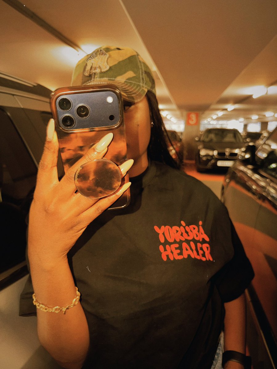 moelogo's tweet photo. The finest babes wear @YorubaHealerApp https://t.co/zKPAy0LIgI