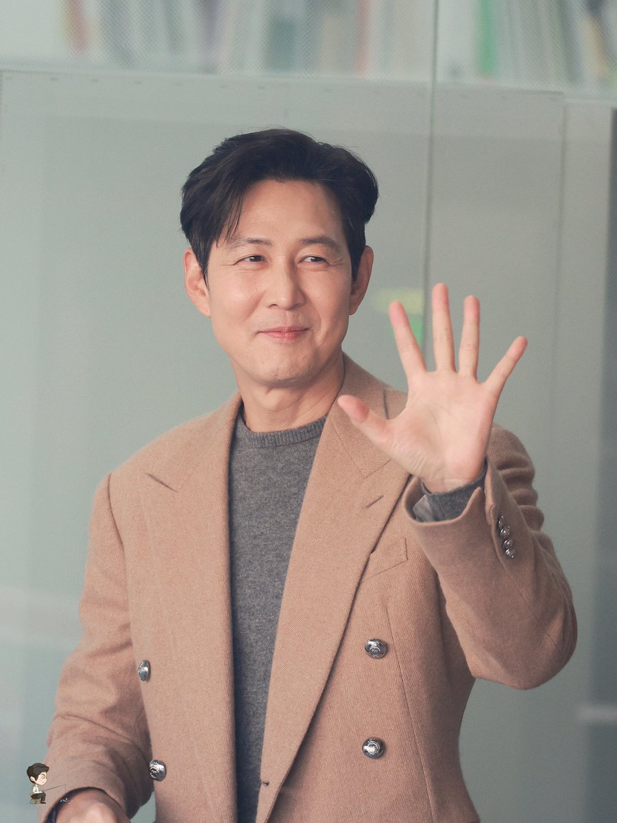 5sj4w62's tweet photo. 애들아 왔네 안녕
편지 있네 갈까 말까 고민 https://t.co/QB3dA56FWu