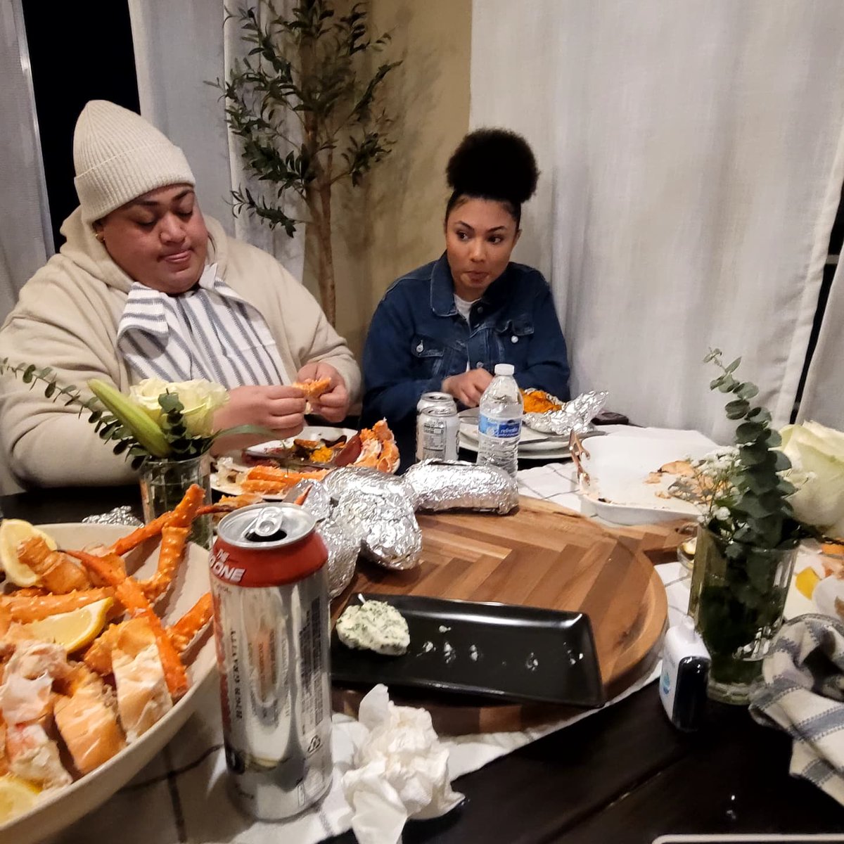 VernellCutting's tweet photo. Thank you, Dee Afalava, for the amazing and delicious dinner at Rob’s birthday celebration. We had a blast! Always grateful. Thank you! https://t.co/Uh1HHRXpSr