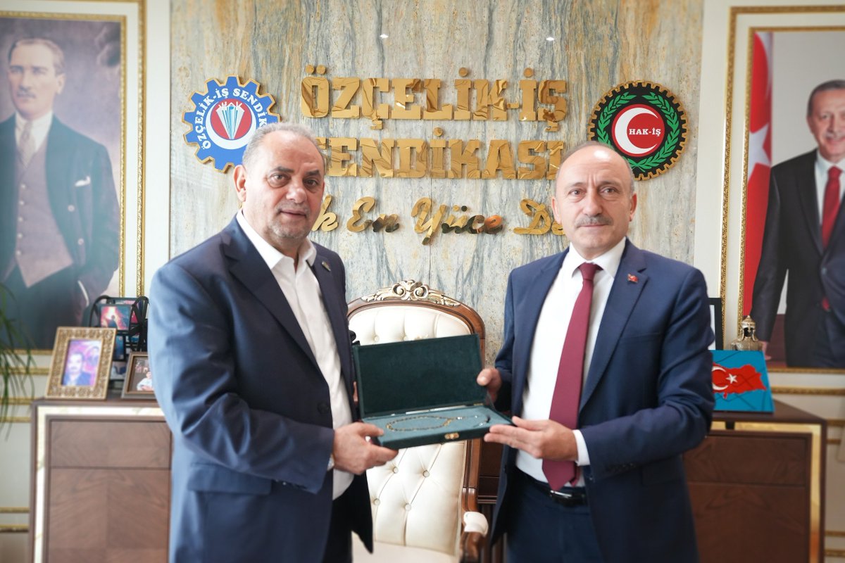 devletsert's tweet photo. Öz Sağlık-İş Sendikası olarak, Öz Çelik-İş Sendikamızın 16. Olağan Genel Kurulu’nun ardından, güven tazeleyerek yeniden Genel Başkanlığa seçilen Yunus Değirmenci ve Yönetim Kurulu Üyelerine hayırlı olsun ziyaretinde bulunduk.

Yeni dönemde görev alan başta Genel Başkan Yunus Değirmenci olmak üzere tüm Yönetim Kurulu Üyelerine başarılar diliyor, görevlerinin hayırlı olmasını temenni ediyorum.