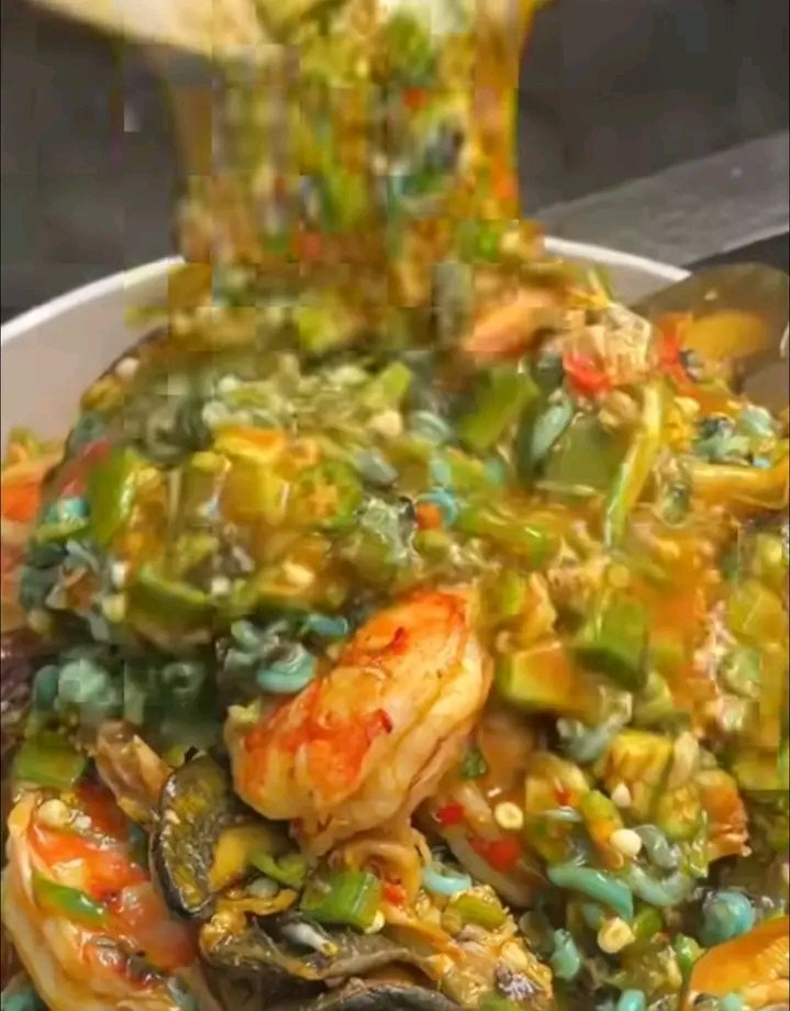 Foodlicious_kit's tweet photo. This isn’t a meal you casually scroll past. 👀

This is a “send me the price” situation. 

Loaded, saucy and made for serious seafood cravings. 🤤

📲 DM/WhatsApp to order.

#FoodliciousKitchen #SeafoodBowl #SeafoodCravings #LagosFoodVendor #LagosFoodie https://t.co/67JmNbNoTV