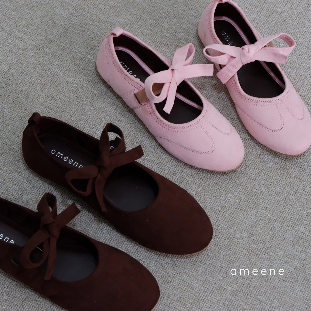 spillthethyyy_'s tweet photo. another pretty flat shoes you don’t need but definitely want 😭🤏🏻

rekomendasi flat shoes buat cewek yang nggak kuat heels tapi tetep pengen kakinya keliatan cantik 🎀

oh and please note that: INI BRAND LOKAL 🇮🇩 https://t.co/HaPt7gduNV