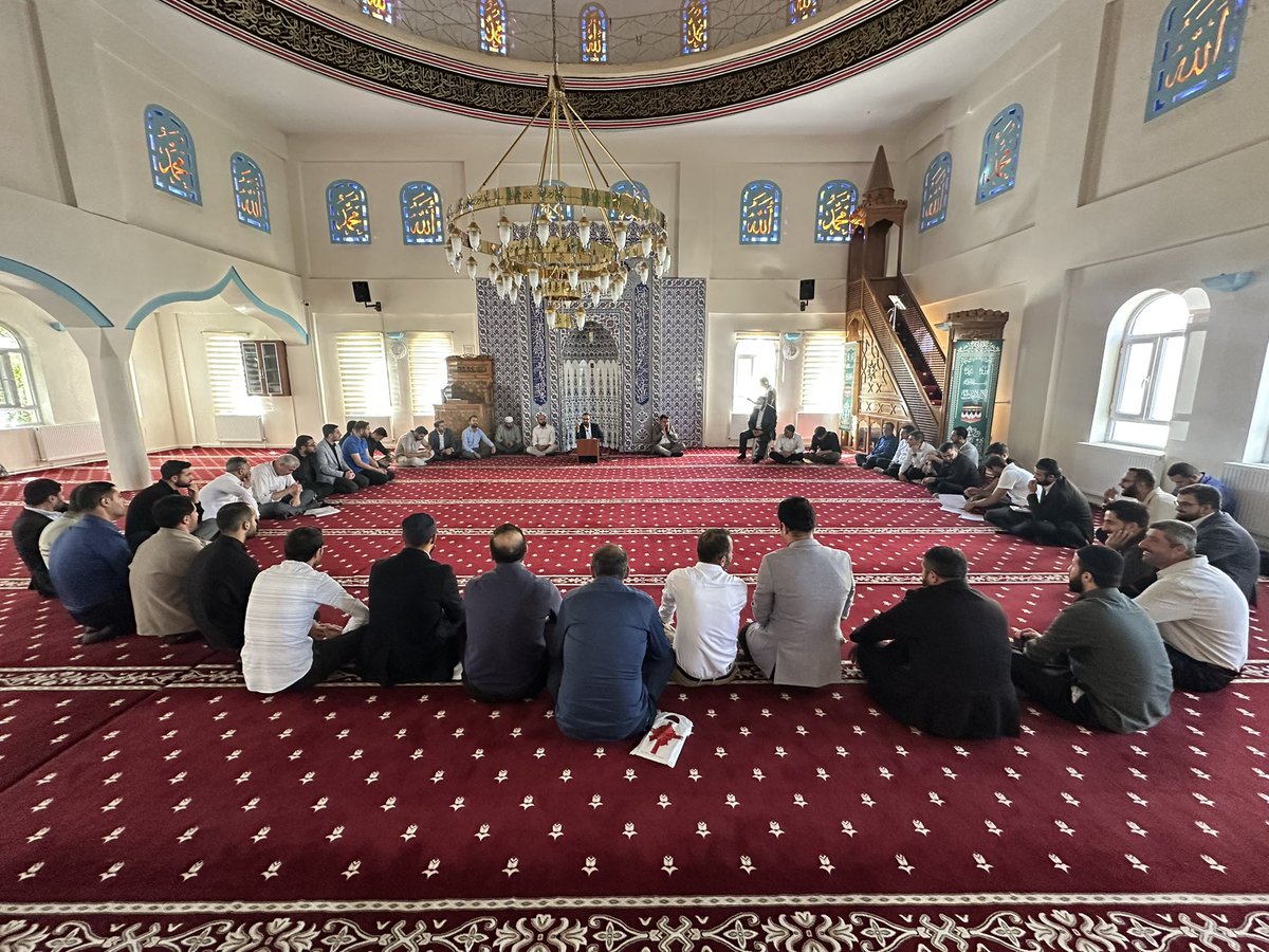 GrpnrMuftuluk's tweet photo. Gürpınar İlçe Müftülüğü Eylül Ayı Mutat Toplantısı Gerçekleştirildi

Gürpınar İlçe Müftülüğü tarafından düzenlenen 2026 yılı Eylül ayı mutat toplantısı, İlçe Müftüsü Sn. @kasim___demir ’in başkanlığında, Merkez Büyük Camii’nde gerçekleştirildi. https://t.co/IlIF4jAqBM