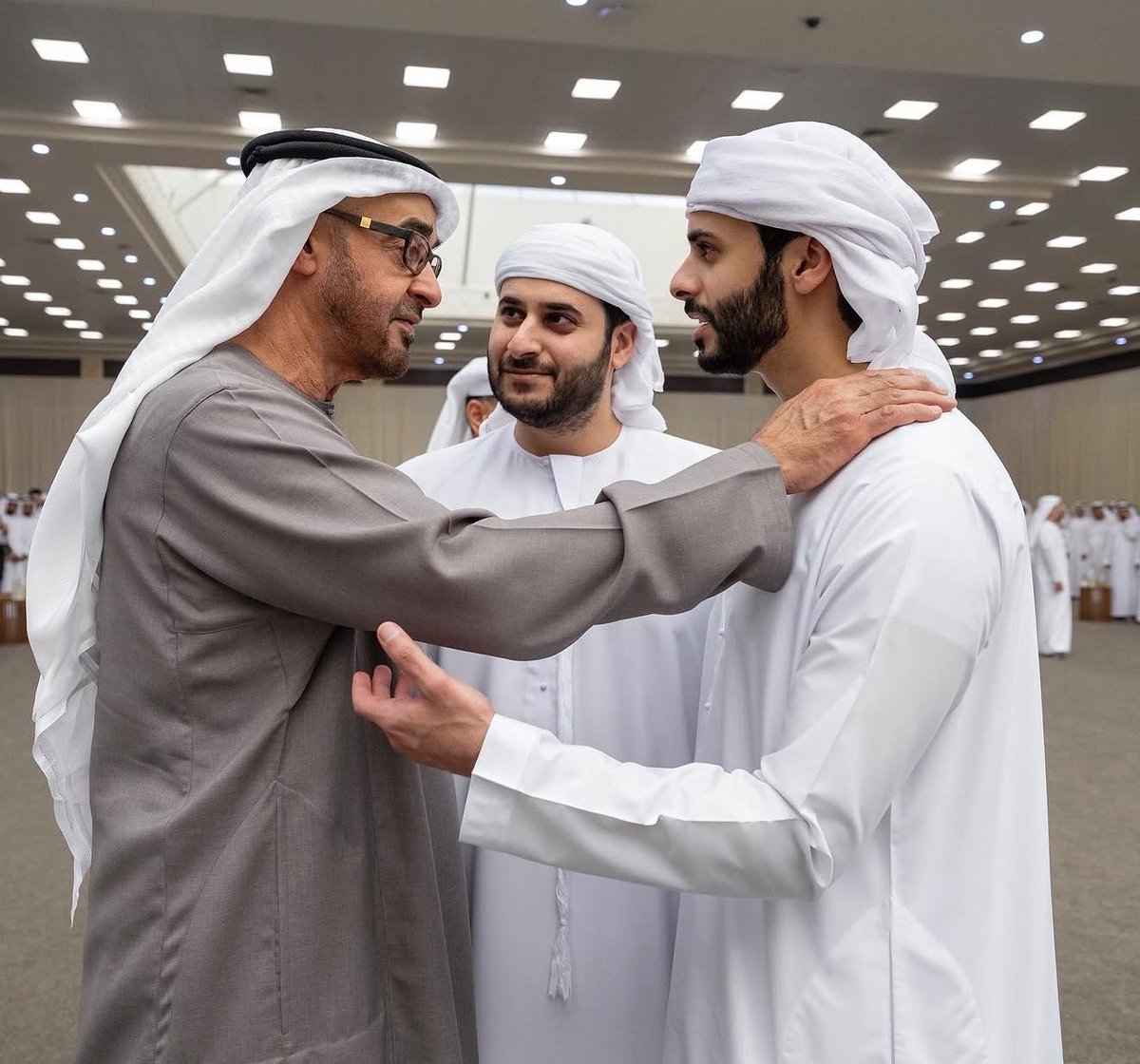 Royal_7amad's tweet photo. أنجال طيب الذِكر والذِكرى وصاحب السيرة العطرة رحمه الله 
الشيخ زايد بن سعيد بن زايد
وشقيقه الشيخ حمدان بن سعيد بن زايد
كل ظهور لهم التمس فيه طيب قلب والدهم و صيته الي وصل لآخر بِقاع الأرض 
الشيخ سعيد ما كان والدهم فقط
كان أب لنادي بكل منتسبيه من لاعبين وموظفين وجماهير 🤎 https://t.co/hkgLndNlX1