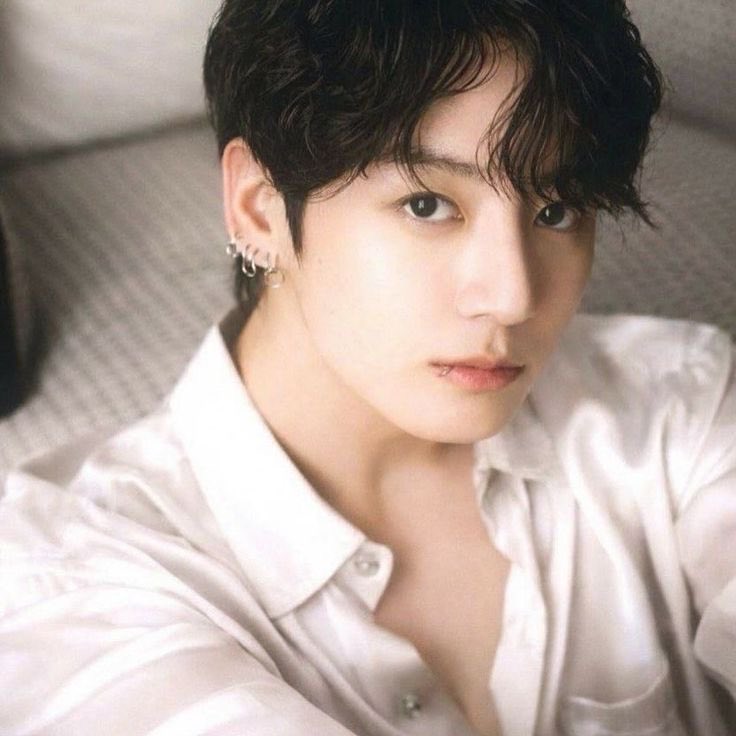 kyuviline's tweet photo. #taekookau where Kolianne [jk] just won’t leave Lauries [th] alone. https://t.co/W9Jp9RmY1P