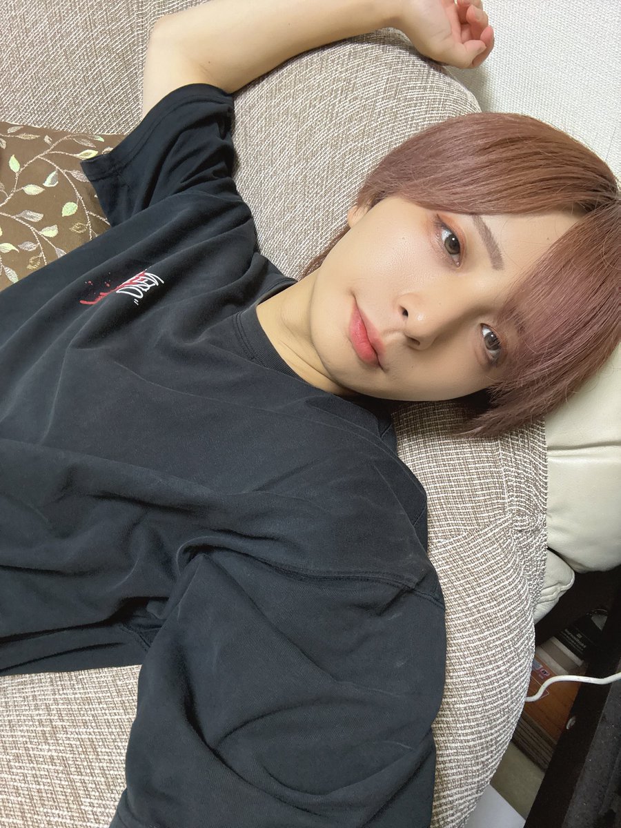 Stnk_mugi's tweet photo. おやすみ5秒前💤 https://t.co/qX96JvJ2IK
