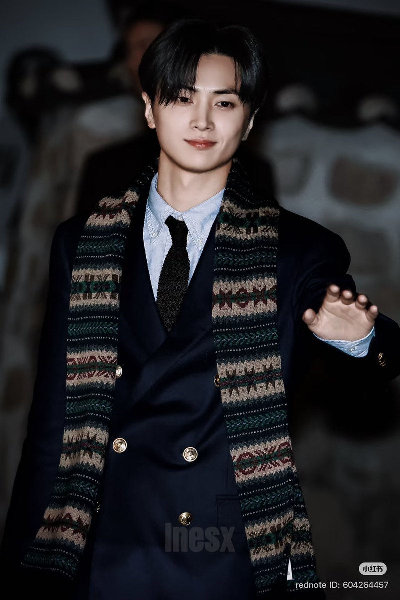 jaymyrxckstar's tweet photo. 얘드라 샤홍슈에 올라온 종성이 폴로사진 미쳣어 …………… https://t.co/VvnNsmmfhu