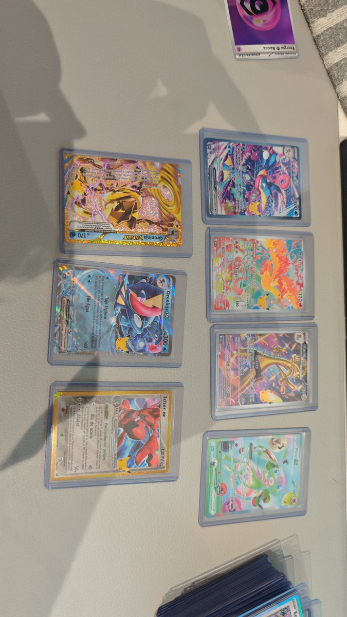 Nixube's tweet photo. @POKESTOCK_ES Casi nada, lo vendo todo por cierto https://t.co/HhMF8OTHqr