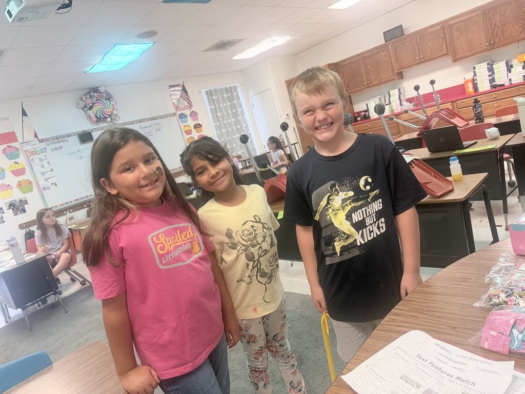 GroesbeckHOW's tweet photo. 💛💛 HOW Goes GOLD! 💛💛
Yesterday, our little Goats and staff wore GOLD in support of Childhood Cancer Awareness! 🎗️
Small school, BIG hearts! 🐐💛
#HOWGoats #ChildhoodCancerAwareness #GoGold #HOWFamily https://t.co/hTLOaDGr50