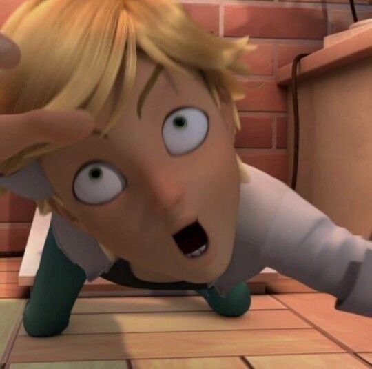 gullo_valenn's tweet photo. tô com vício em miraculous scrr https://t.co/vYiUIHigXk