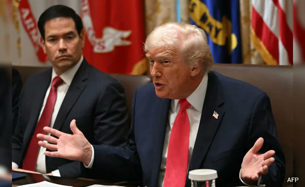 MarioNawfal's tweet photo. 🇺🇸🇾🇪🇸🇦 Washington sat down with a group it still lists as terrorists, days after that group took the Red Sea coast.

U.S. officials met Houthi reps at the embassy in Muscat over the weekend, with Oman arranging the room.

The Houthi side said it would NOT hit American ships, would keep the 2025 ceasefire, and would even spare Israeli and commercial traffic... just not Saudi vessels.

Mohammad Abdulsalam, who is under U.S. sanctions, was in the room; Trump already said they called and asked America to stay OUT of Yemen...

What's MBS thinking about all this? 🤔

Source: Reuters / Writer: Samuel