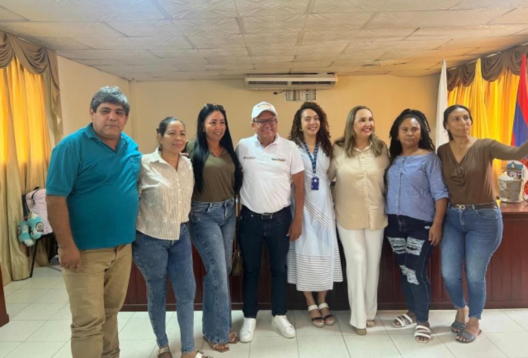 DefensoriaCol's tweet photo. Acompañamos en Santa Marta, como Secretaría Técnica, la sexta sesión departamental de Participación Efectiva de Víctimas del Magdalena, con la participación de integrantes de la Mesa Departamental y autoridades e instituciones responsables de la atención a esta población.

Durante la sesión, hicimos seguimiento a la implementación de la Política Pública de Víctimas y a las acciones institucionales orientadas a garantizar sus derechos. También revisamos avances, necesidades y compromisos para continuar articulando esfuerzos en favor de las víctimas del departamento.

Seguimos acompañando estos espacios de participación efectiva, fundamentales para que las víctimas puedan incidir en las decisiones y acciones relacionadas con la garantía de sus derechos.