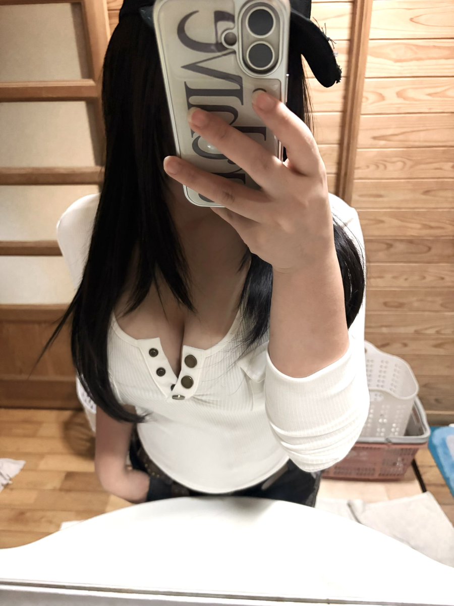 2lk1e's tweet photo. 黒髪ロングがいっちゃんえろい
＃裏アカ女子 https://t.co/ymeBFGQilG