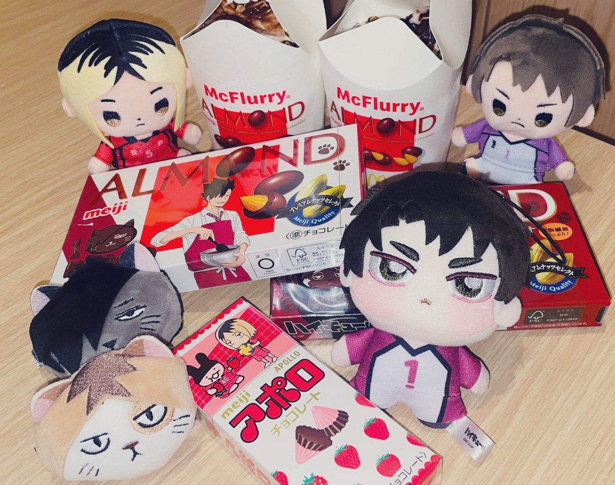 slgs0's tweet photo. マックフルーリー新作出た時にクロだ‼️になったので仕事終わりにクロチョコ持って行って来ました🍫🐈‍⬛
月見も食べれて満足〜❕🌕🍔 https://t.co/AHtDAqcRZy