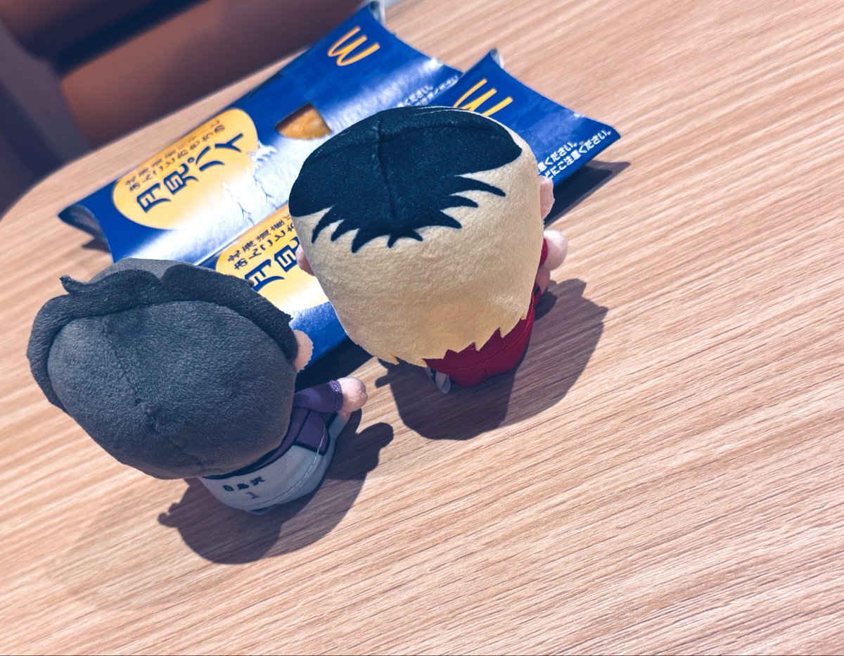 slgs0's tweet photo. マックフルーリー新作出た時にクロだ‼️になったので仕事終わりにクロチョコ持って行って来ました🍫🐈‍⬛
月見も食べれて満足〜❕🌕🍔 https://t.co/AHtDAqcRZy