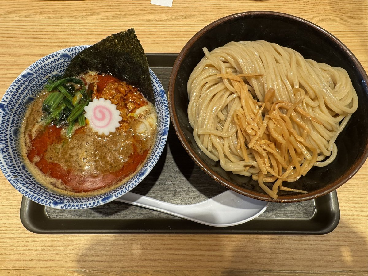 umasugimen_5's tweet photo. ガッツリいきたいときの『舎鈴』の坦々つけ麺！！
濃厚な魚介豚骨と胡麻ペーストのもったり感、ひき肉の旨味とラー油の辛味が麺に絡みつく！！！ウマスギィィィ！ https://t.co/NRHEOCNcCM