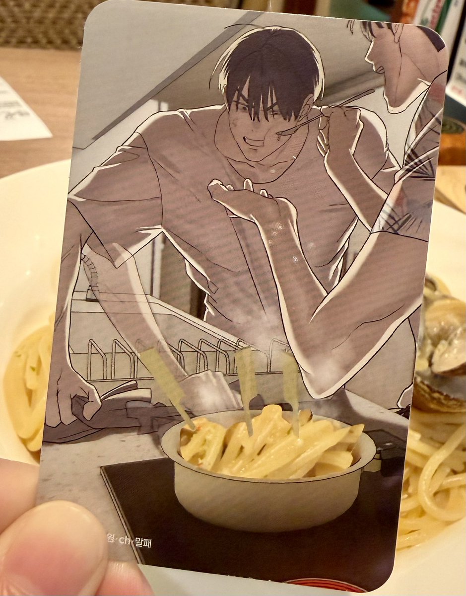725_ZB1's tweet photo. I finally remembered to bring my photocard merch with me so I could take some pictures for once. 📷 https://t.co/PehOrG5nc7