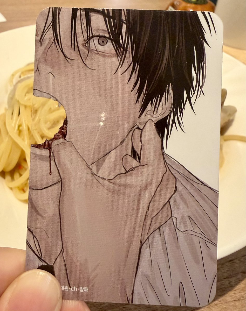 725_ZB1's tweet photo. I finally remembered to bring my photocard merch with me so I could take some pictures for once. 📷 https://t.co/PehOrG5nc7