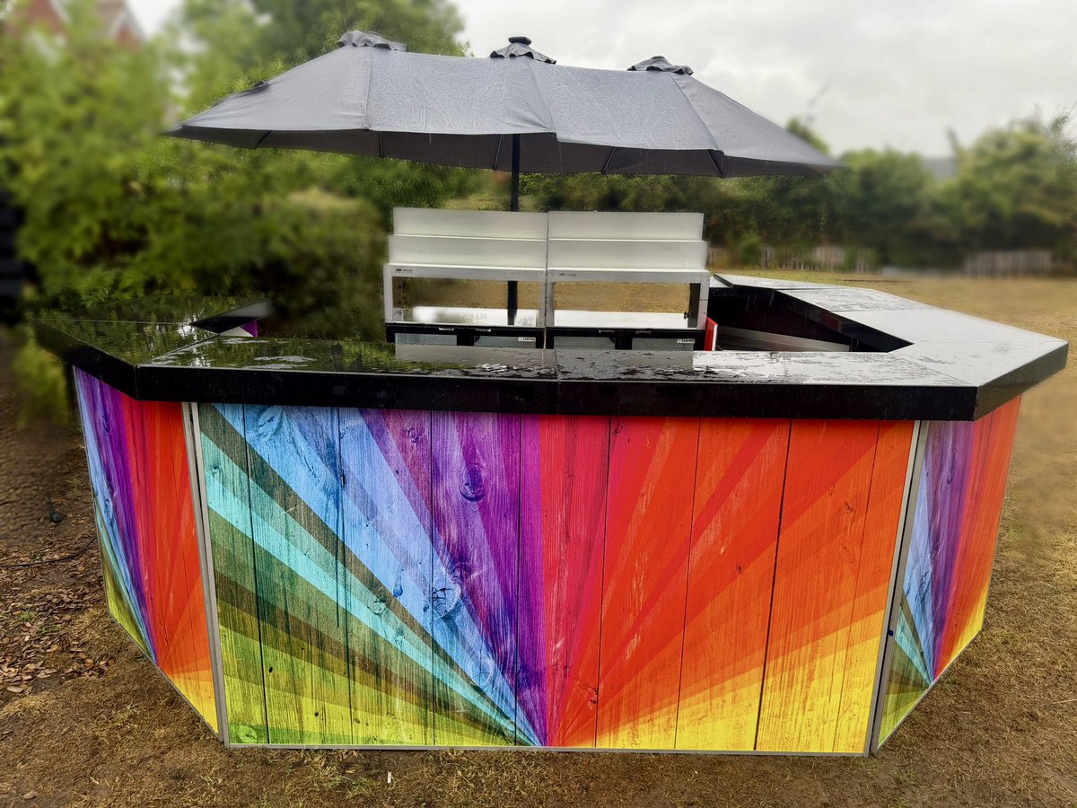RhinoMobileBar's tweet photo. 🌧️Rainy day? Not a problem!💪🏻
Our RHINO mobile bars are built to perform in even the toughest outdoor conditions 🌈

🔹Mobile bar EXAMPLE 33
🔹Black Tops
🔹Finish - Pride 
.
🔎Visit our website for more 👉🏻 https://t.co/gZyBx4C6hY
#bar #mobilebar #cocktails #bartender #drinks https://t.co/Weaqz54mad