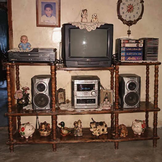 JuliusWhite's tweet photo. Aquellos lujos de los 90's... ¿Quién llegó a tener su casa así? https://t.co/VuEx5B657V