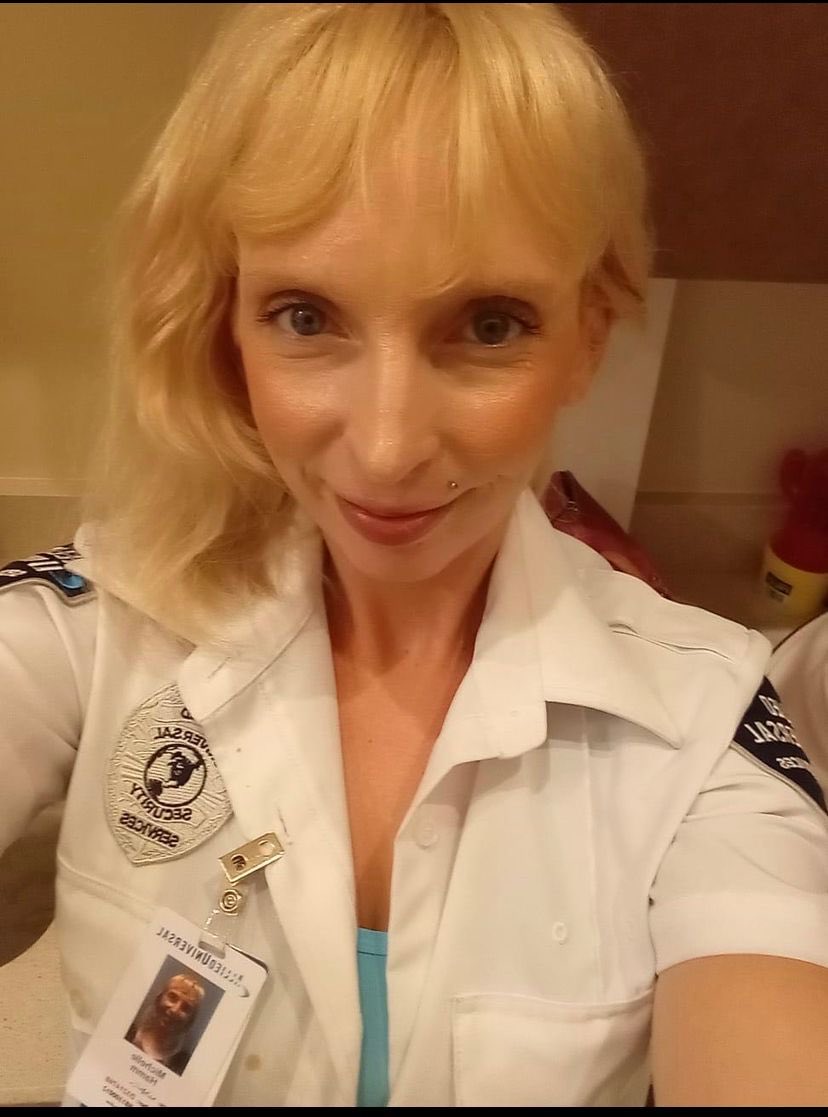 Michellesuzzann's tweet photo. Hi did anyone care to chat with this 42 years old woman https://t.co/2VSPoUQ1Yp