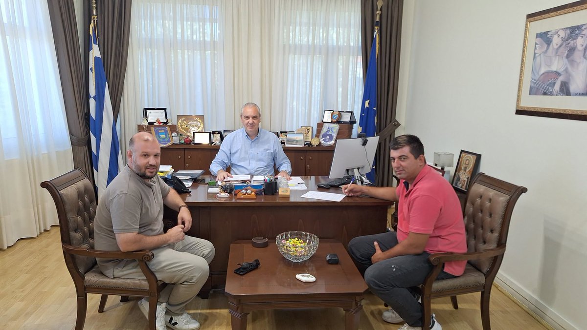 dimoselassonas's tweet photo. Ξεκινά η κατασκευή του νέου γηπέδου μπάσκετ στο Μεγάλο Ελευθεροχώρι.
#dimoselassonas

🔗 Περισσότερα: https://t.co/nAjIiwiV5z https://t.co/J51qc4yMtn