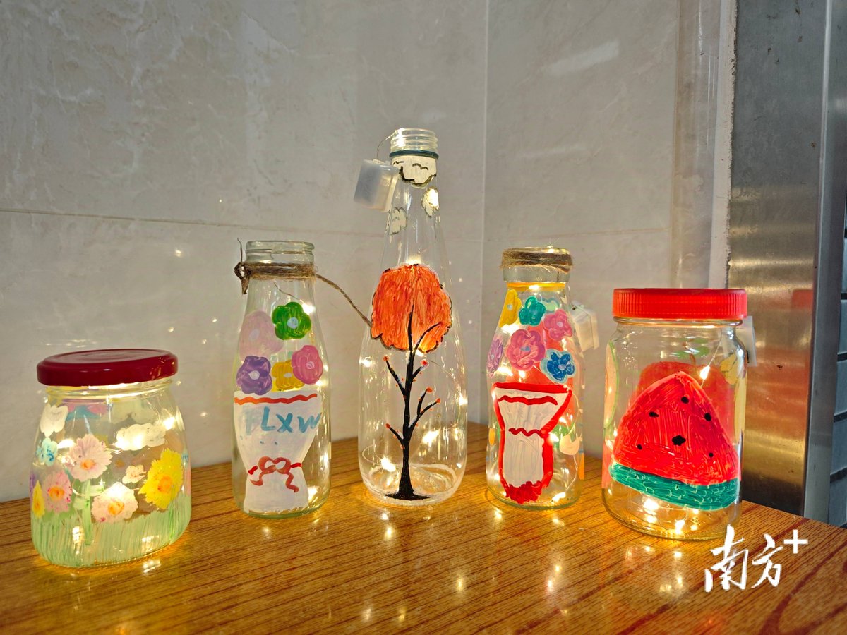 jonath5an7jackb's tweet photo. Turn old mason jars into solar-powered garden lights—cheap, eco, and super easy DIY for your balcony! https://t.co/J00QJx6aA8
