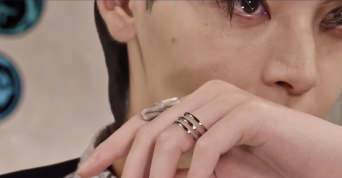 zodiacallance's tweet photo. 欲しいな〜....でも高いんだよな〜....🐍 https://t.co/JJ440VqQHq