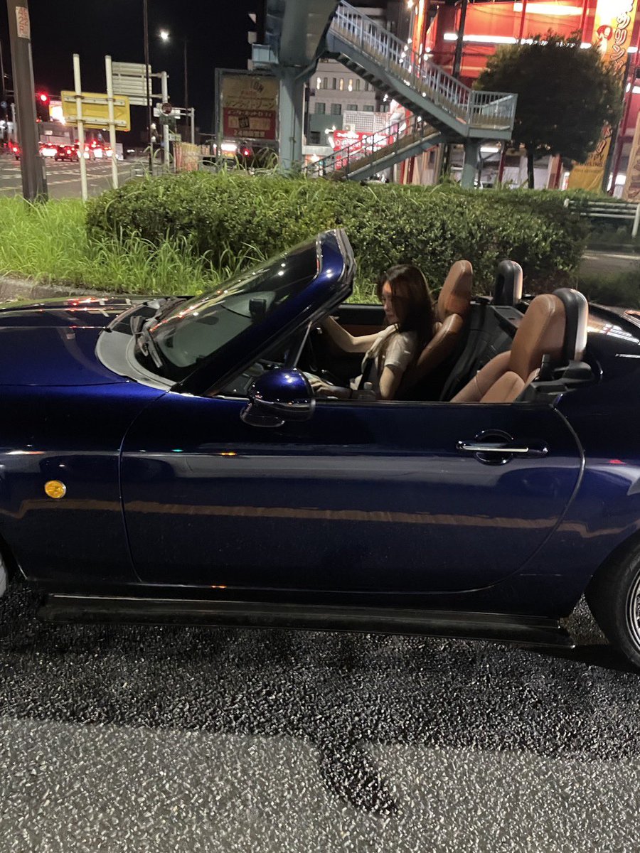 zuw_m9's tweet photo. ncロードスター納車しました💛
楽しいカーライフになるといいなあ！！
エアコン壊れてて今は夜しか乗れない😇
早く治そ？？

 #ncロードスター 
 #ncロードスター女子 
 #MAZDA
 #納車 https://t.co/hR3azD8Ubz