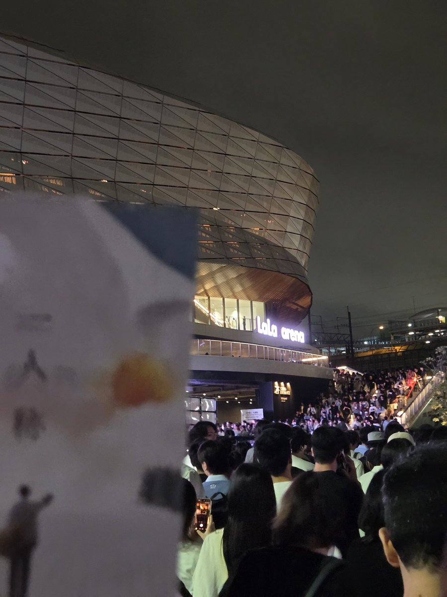 BBamshika's tweet photo. 本当に幸せな時間でした
最後の公演なので、とてもとても残念ですが
それだけ最高の公演でした!

#ヨルシカ
#ヨルシカ_一人称 
#ヨルシカ_二人称 https://t.co/hOBVuGP2Jg