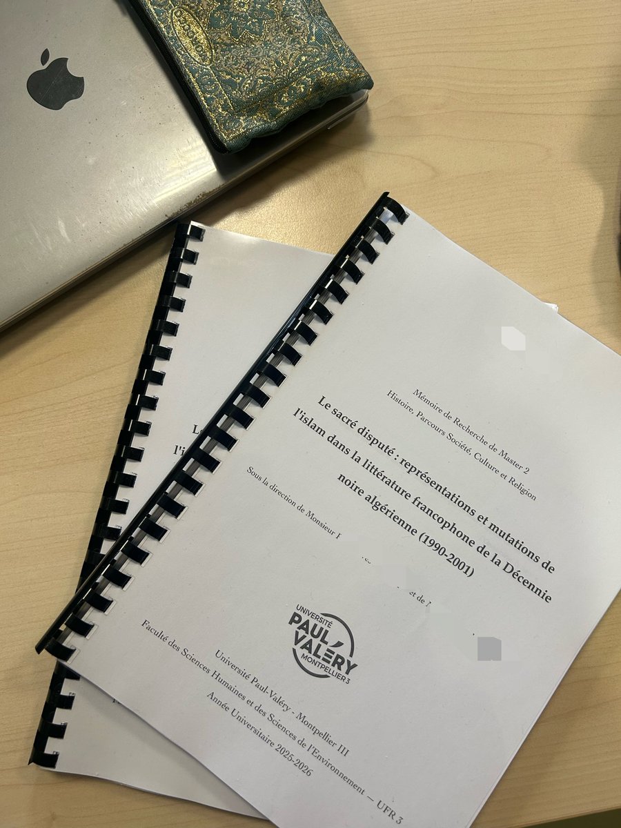 lys4w's tweet photo. Le mémoire a été rendu. 
J’ai officiellement la note de 18/20 🥹
Mon premier master s’achève ainsi
الحمد لله https://t.co/NN0L4XfvdM