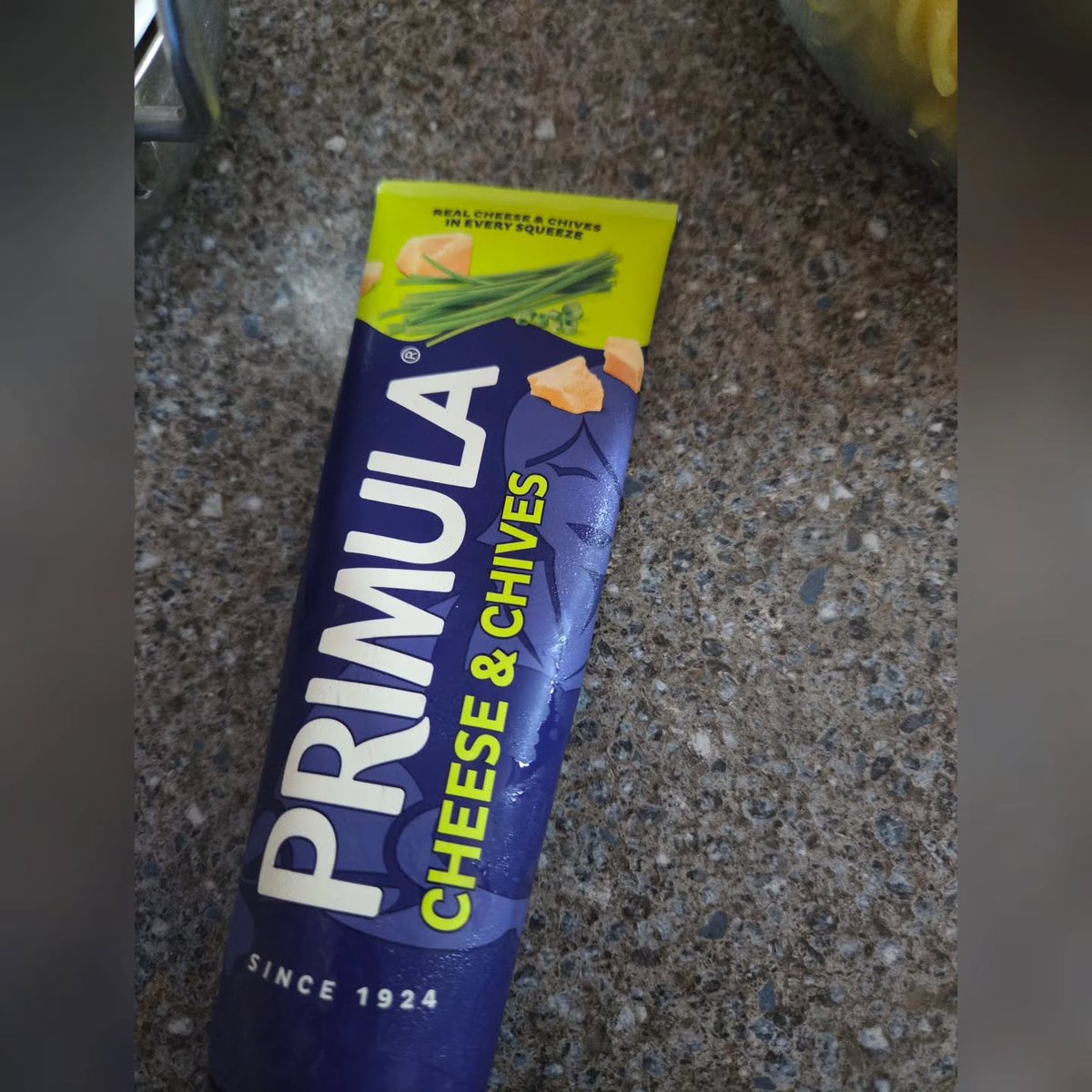 WilliamHelf0c's tweet photo. Cheesy Smoked Sausage Pasta

Smoked pork sausage, Primula Cheese and cooled pasta. This was unbelievably simple yet incredibly tasty! I pre-cooked and slightly cooled the pasta, squeezed in a whole tube of Cheese &amp; Chives, then added a packet of https://t.co/vuFCqQfidf