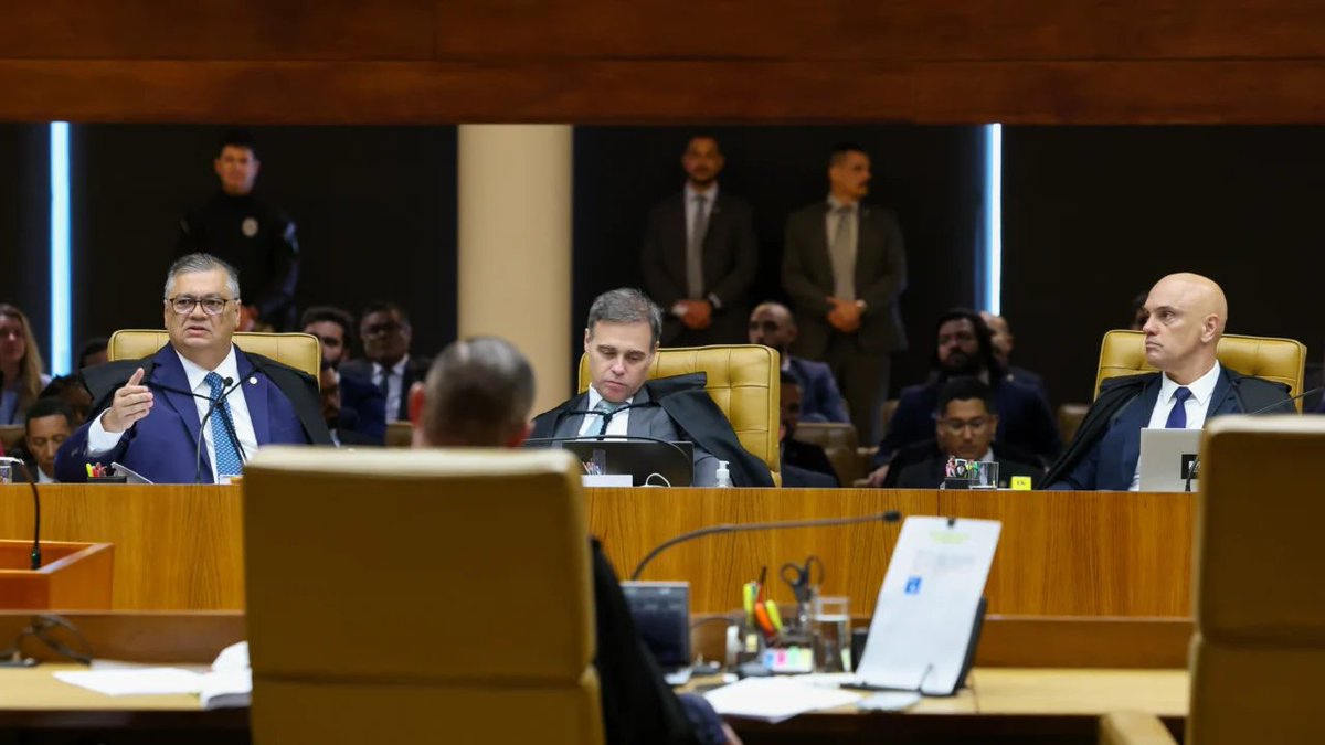 gazetadopovo's tweet photo. O Tribunal da Vergonha e a morte da Justiça no Brasil
#MaisLidas
https://t.co/FDAw9KjqQC https://t.co/4zBLhqrR4v
