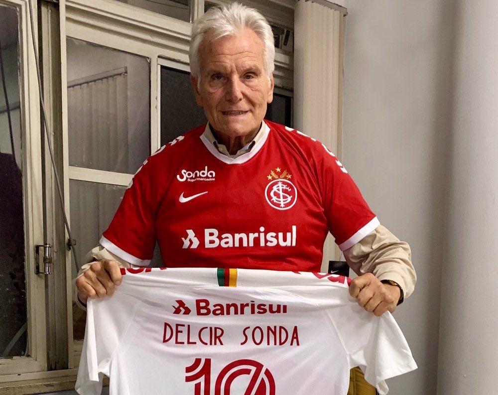ultimasinter's tweet photo. – Nunca deixarei de ajudar. Não tive filhos, não sou casado. O que mais amo na vida é o clube. Se o Melo for eleito, vou ajudar, mas não posso largar a empresa. Há cinco anos, eu podia, mas hoje estou sozinho – disse Sonda ao @globoesporters https://t.co/xyakEFc9Sc