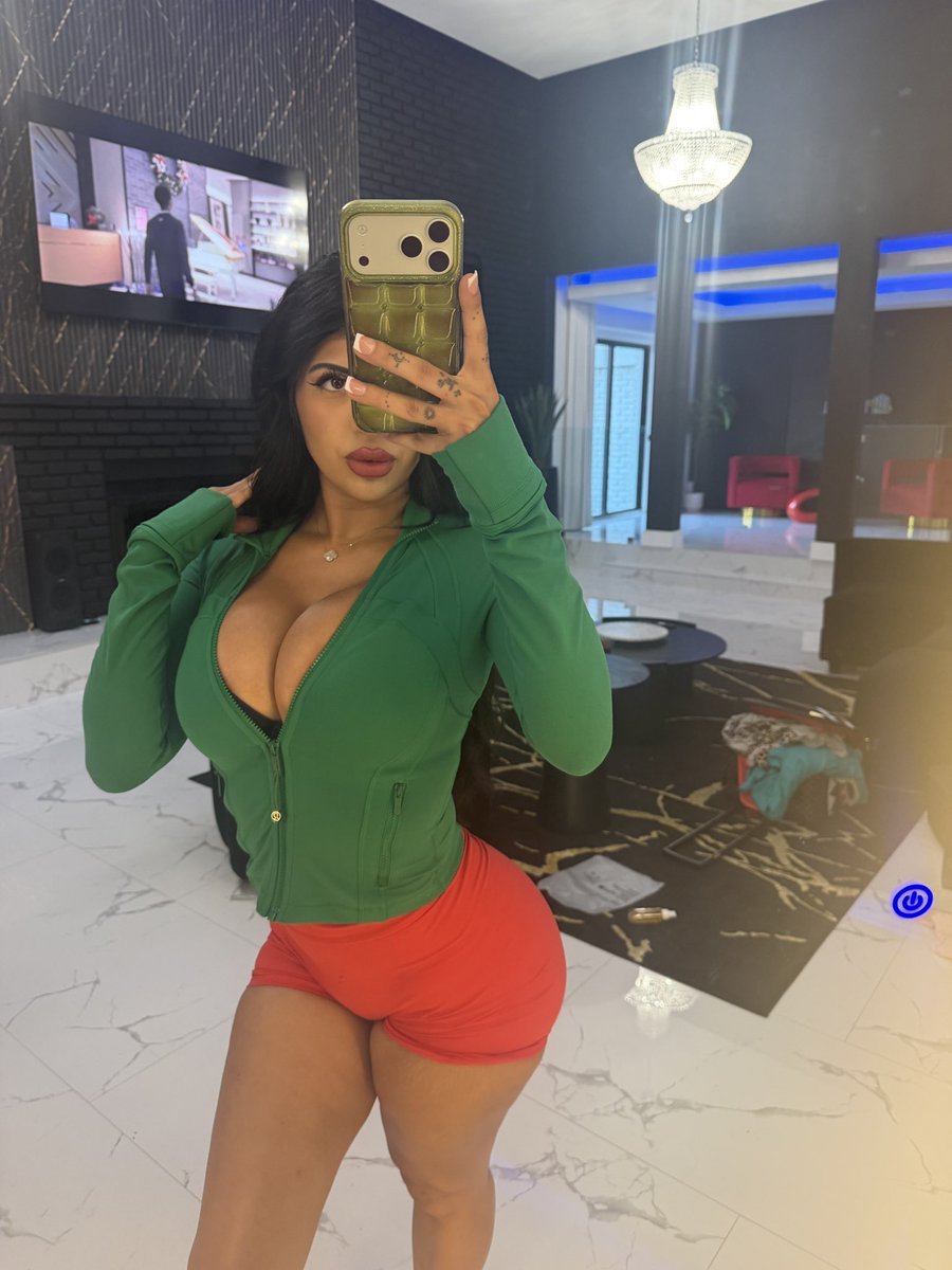 Jazzysavedraa's tweet photo. Does this fit your type? https://t.co/AuPRDWcVNN