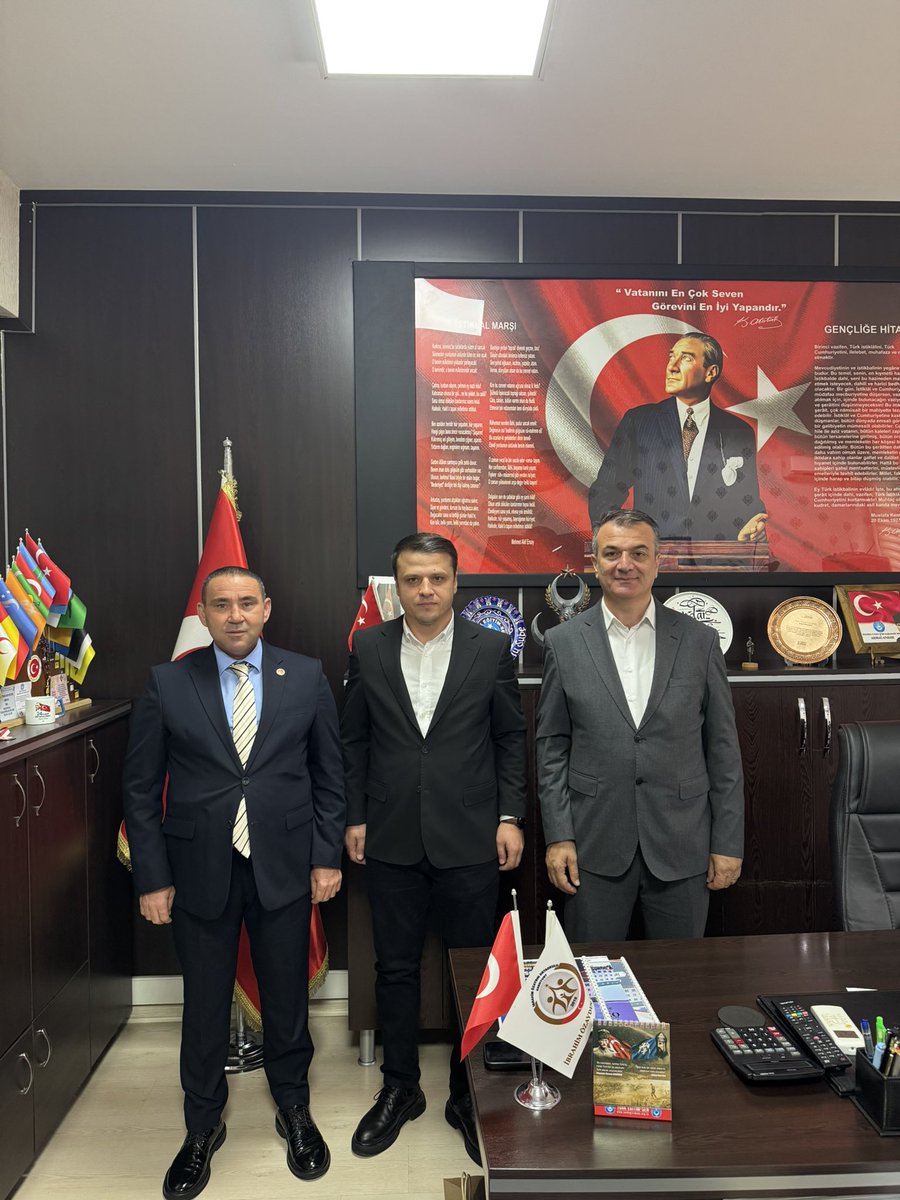 srdrtml's tweet photo. Milliyetçi Hareket Partisi Esenyurt İlçe Başkanımız @mhpalparslan’a ziyaretlerinden ötürü teşekkür ederim🇹🇷🇹🇷🇹🇷 https://t.co/6ksr4vcp6H