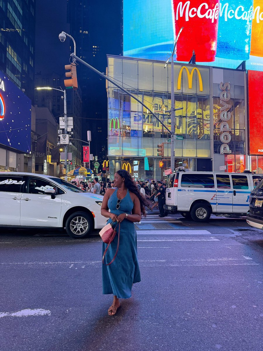 PrincessRama__'s tweet photo. 🇦🇪 🇳🇱 🇺🇸 🇰🇷 https://t.co/3qA9CjtvIL